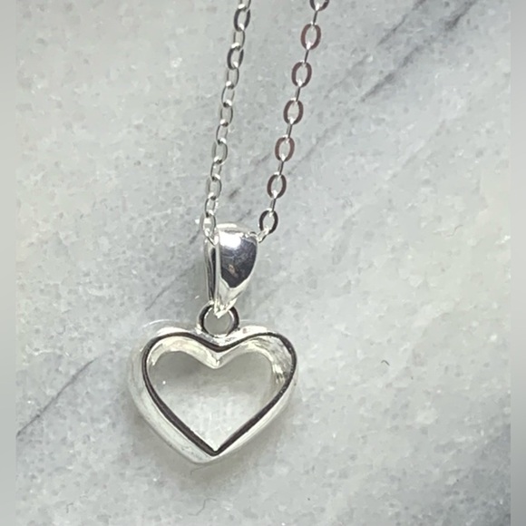 Sterling Silver Heart Pendant On 18” Chain - Picture 1 of 8